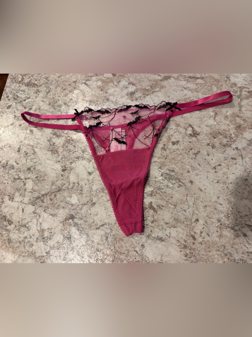 VS PINK HALLOWEEN BAT WINK PANTY THONG SIZE LARGE NWT